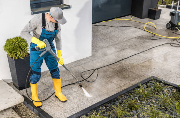 Best Sidewalk Pressure Washing  in Holland, MI